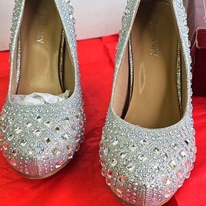 DELICACY Silver Glitter 👠/Size 8.5
